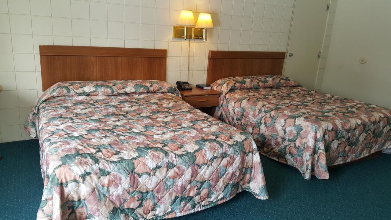 Oakridge Motel Newaygo Εξωτερικό φωτογραφία