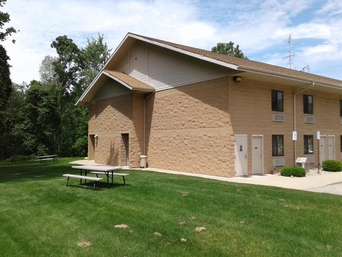 Oakridge Motel Newaygo Εξωτερικό φωτογραφία